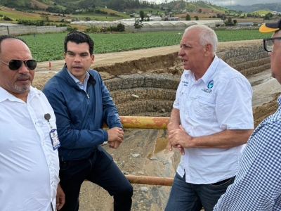 Autoridades evalúan condiciones del río Tireo para garantizar abastecimiento de agua potable
