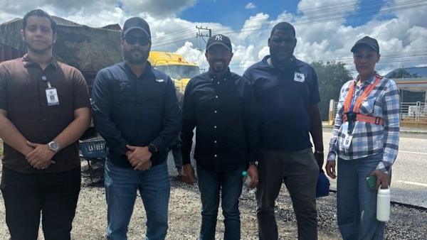 CORAMON realiza operativo de bacheos t&eacute;cnicos en la Autopista Duarte, Villa Sonador